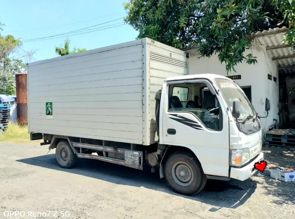 Truk Elf LWB NKR55 Box 2016/2017 Engkel Long MULUS No Canter 2015 KIM
