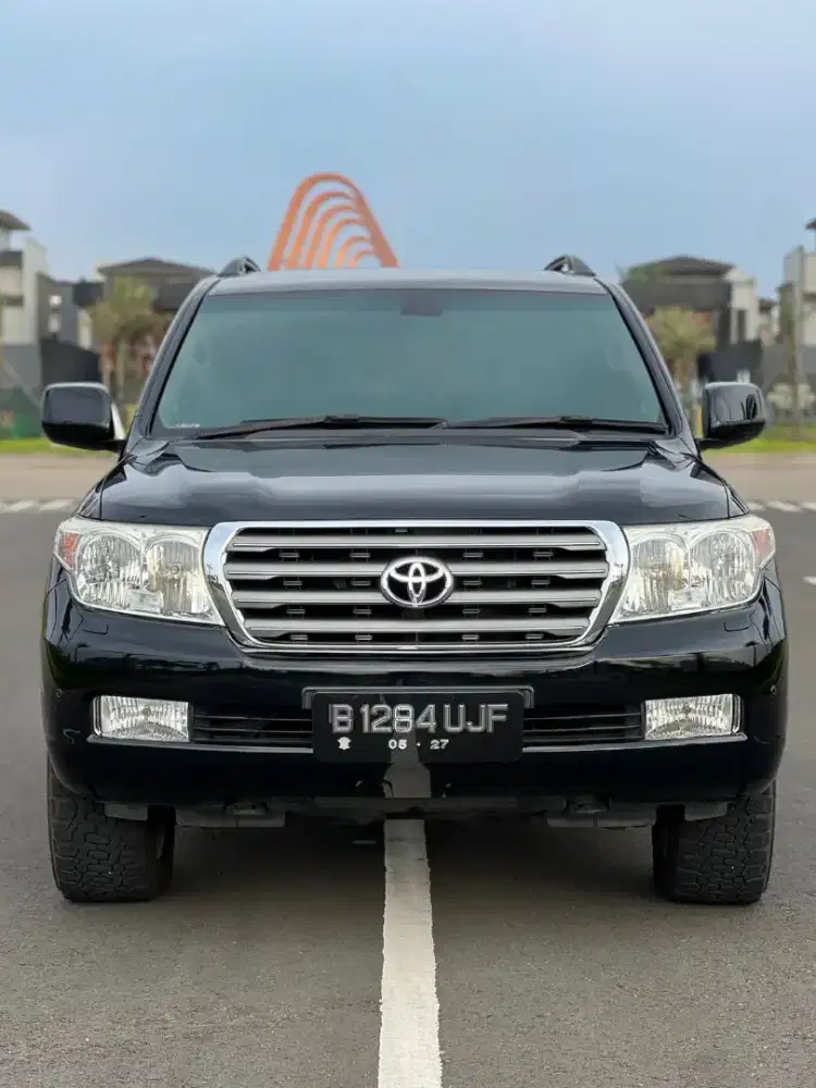 Toyota Land Cruiser UK V8 2011
Diesel AT