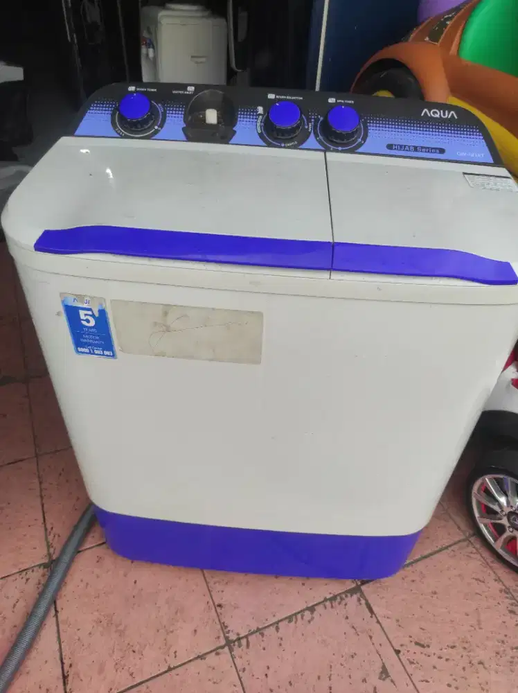 Mesin cuci 2 tabung Aqua kapasitas 8 kg siap pakai semua masih ori