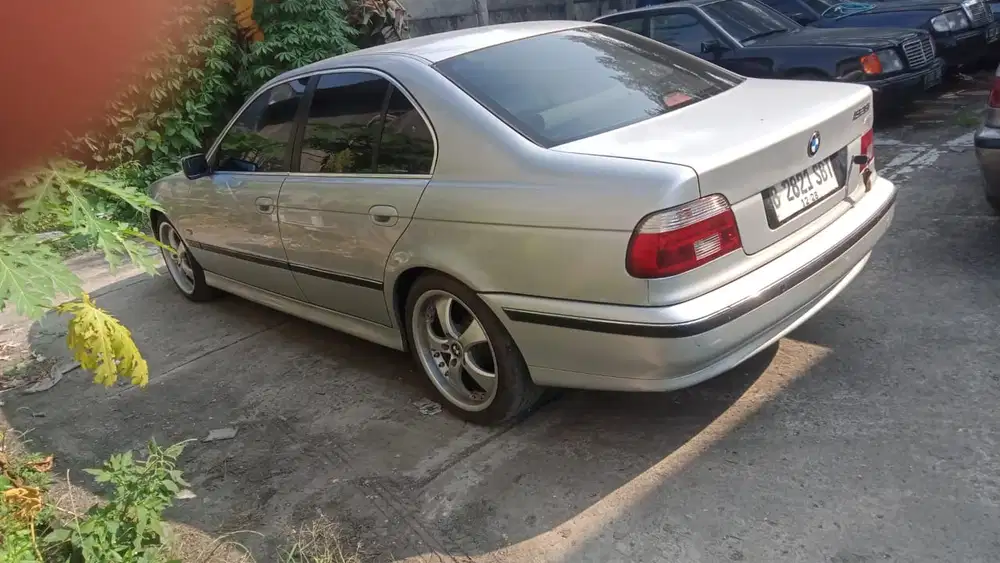BMW 528i 1996 Bensin