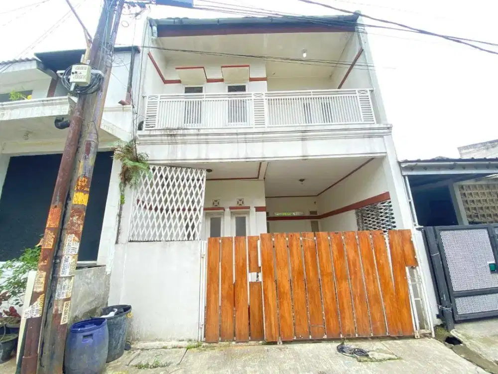 Jual cepat rumah 2 lantai di Griya Bandung Indah Bojongsoang Bandung