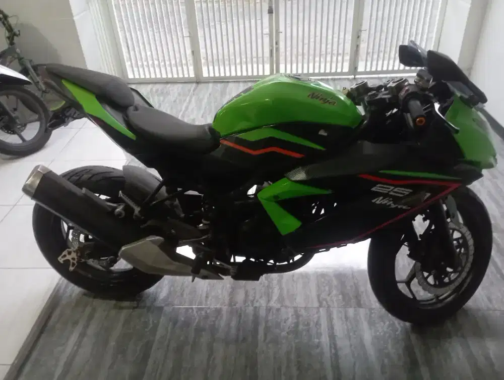 Kawasaki ninja 250SL 2014
