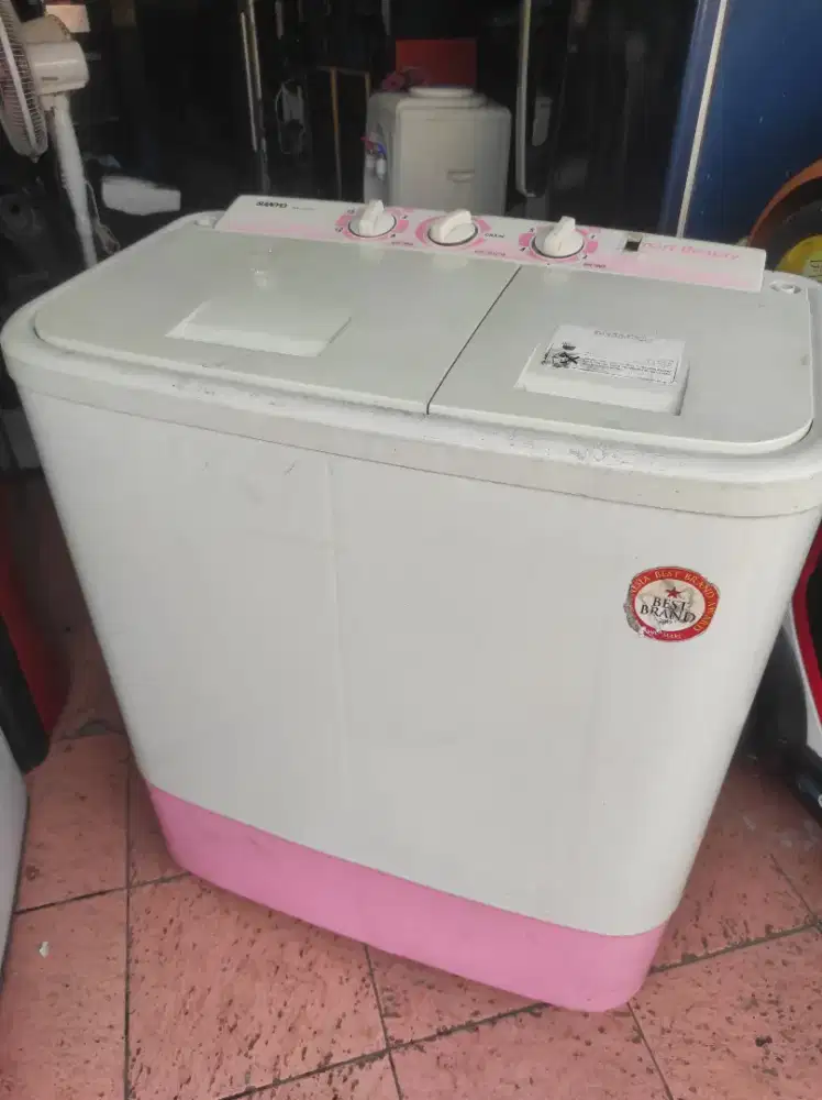 Mesin cuci 2 tabung Sanyo kapasitas 7.5 kg siap pakai no minus