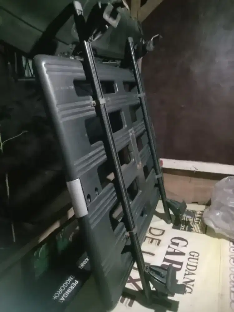 Crossbar roofrack bekas mobil bisa di setel untuk semua jenis mobil