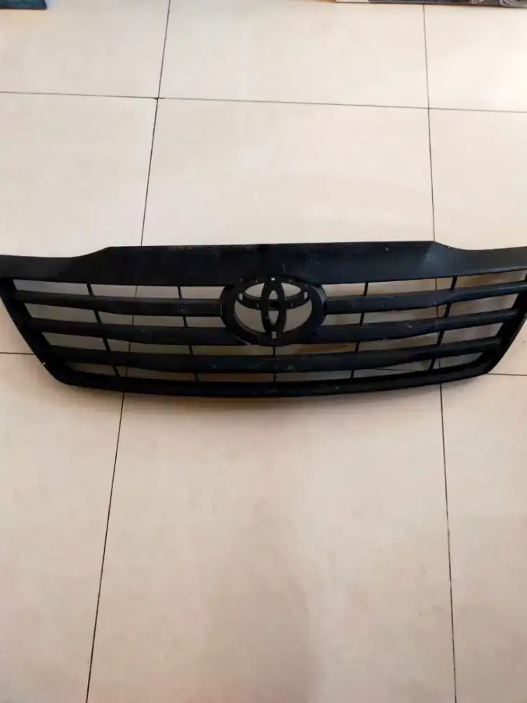 Dijual grill original fortuner