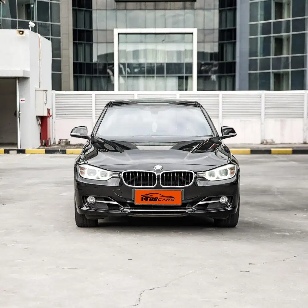 BMW 320i SPORT MATIC F30 2014/2015 HITAM