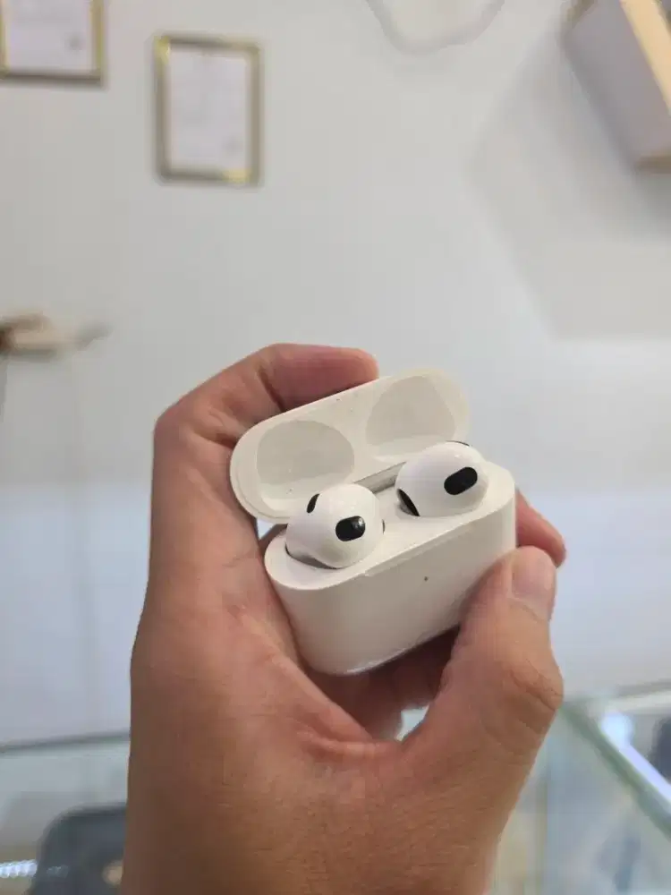 Airpods original gen 3