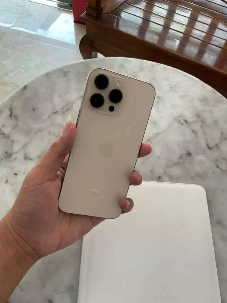 Iphone 16 PM 256gb ibox garansi on april 2026