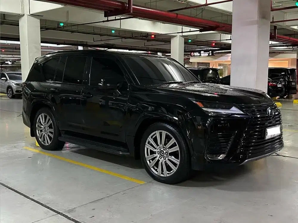 Lexus LX600 VIP 2+2 2024 CASH TERMURAH