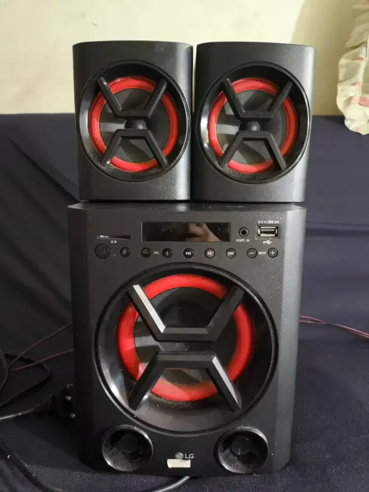 Speaker Bluetooth LG LK72B BASD BLAST