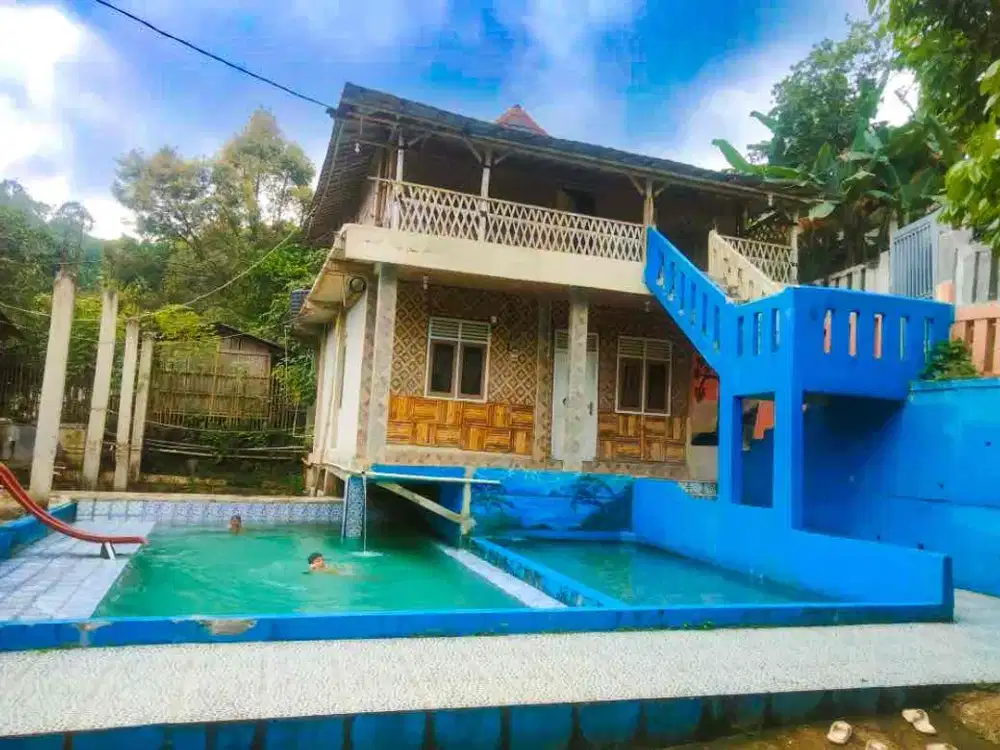 VILLA RUMAH 2 LANTAI MURAH DI GUNUNG BUNDER PAMIJAHAN DI LENGKAPI KOLAM RENANG