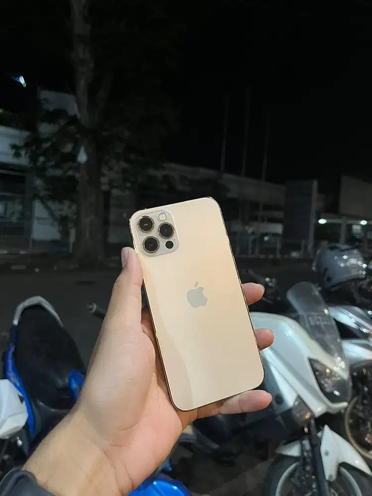Jual cepet Iphone 12 Pro Resmi IBOX Lengkap Masih Mulus Nian