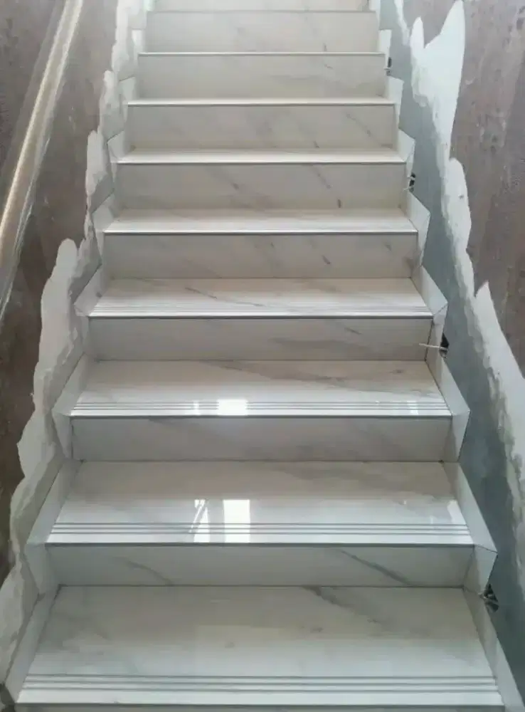 Granit anak tangga custom