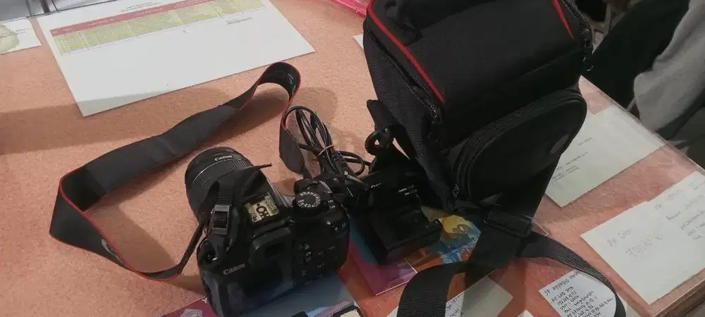 Kamera DSLR Canon EOS 1100D