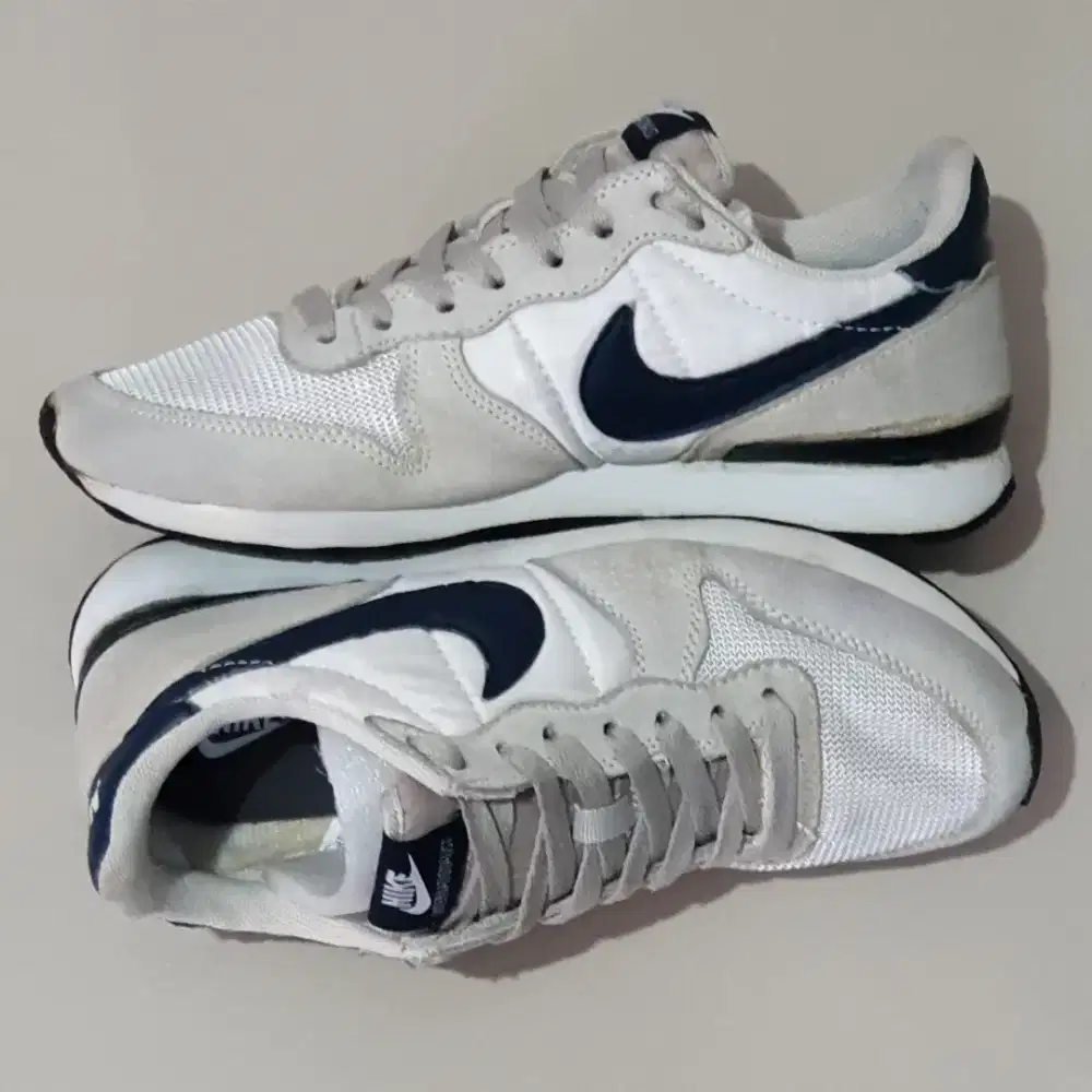 Nike internationalist size 40