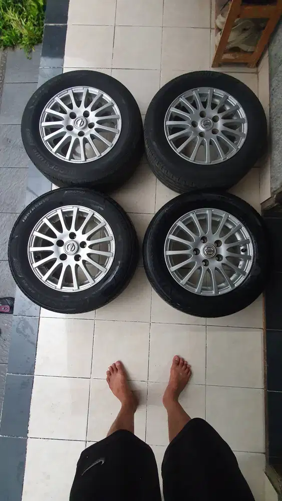 Velg Original Nissan Serena C24