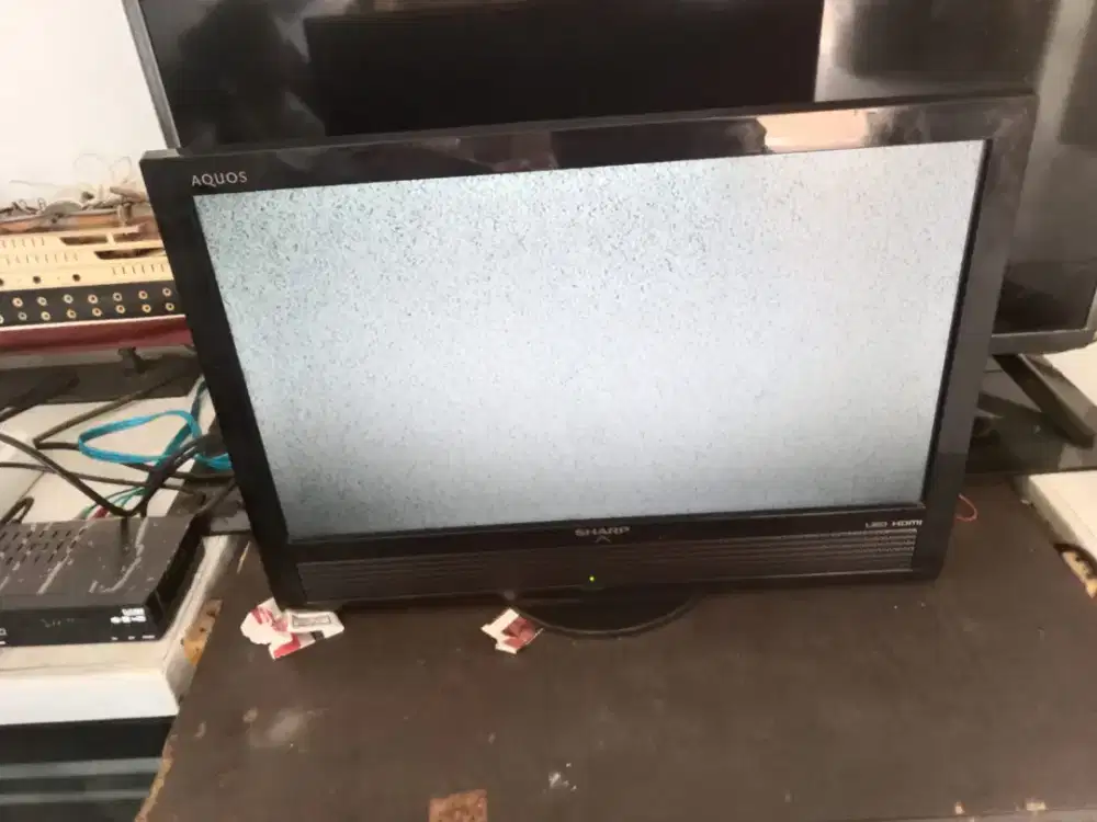 punya tv led merek sharf 20 inch tv kecil buat dikamar