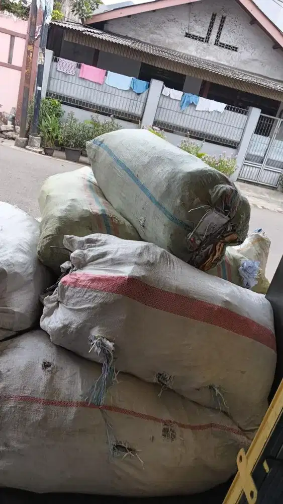 Jual limbah kertas / sisa potongan percetakan hvs ncr art carton dll