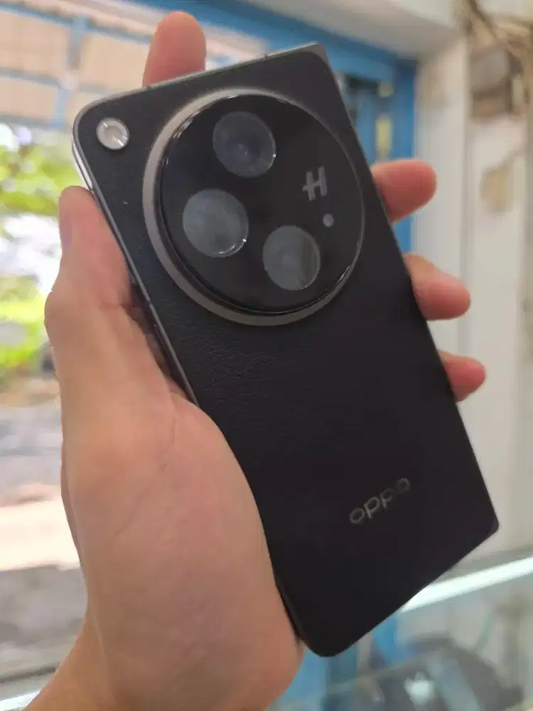 Oppo FOLD N3 12/512 GB minus layar dalam tidak aktif