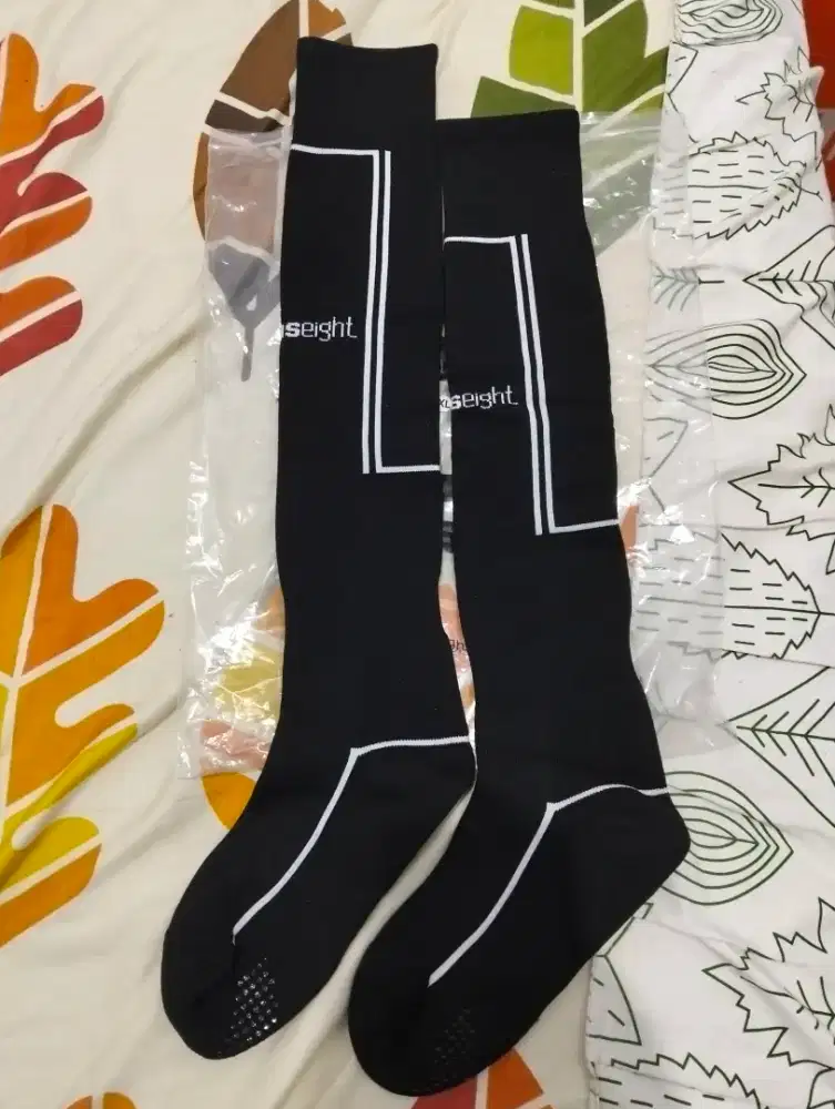 KAOS KAKI SEPAKBOLA ORTUSEIGHT