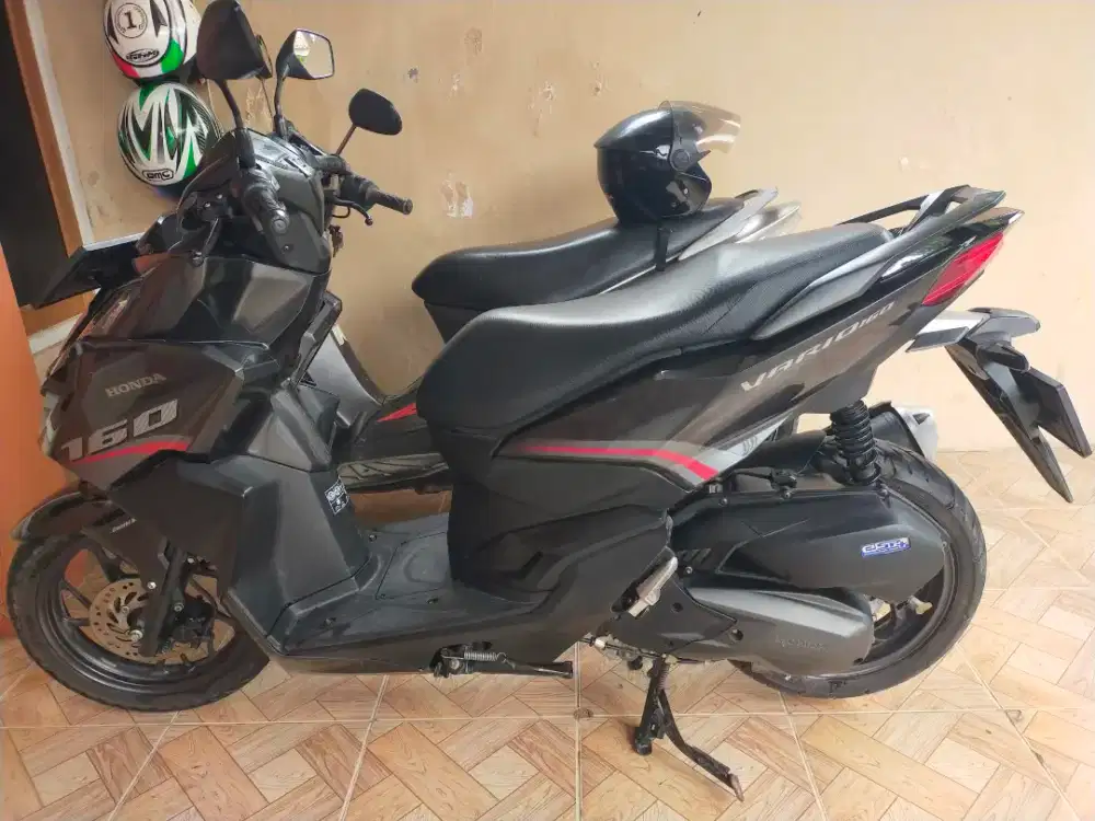 Dijual Vario 160 hitam tgn pertama