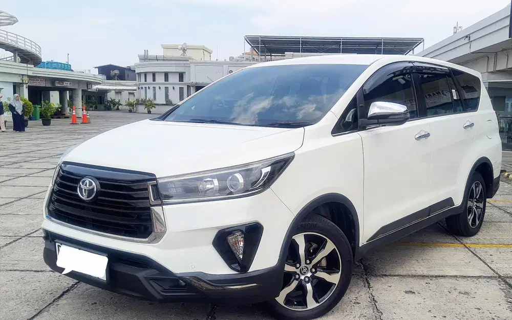 Toyota Innova Venturer 2.4 Facelift AT tahun 2022