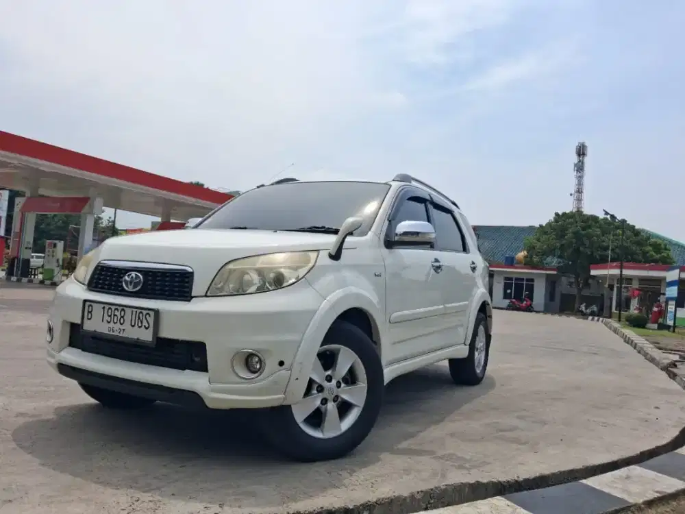 Toyota Rush S at trd 2012