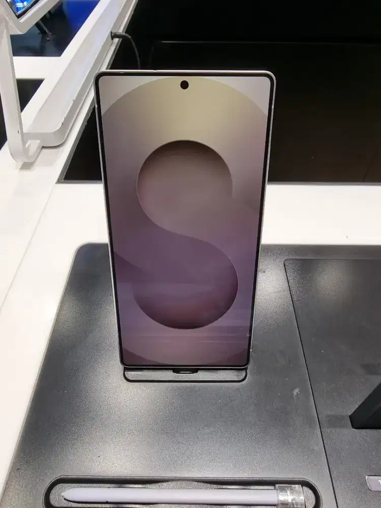 Samsung S25 Ultra 512 Free Smart TV