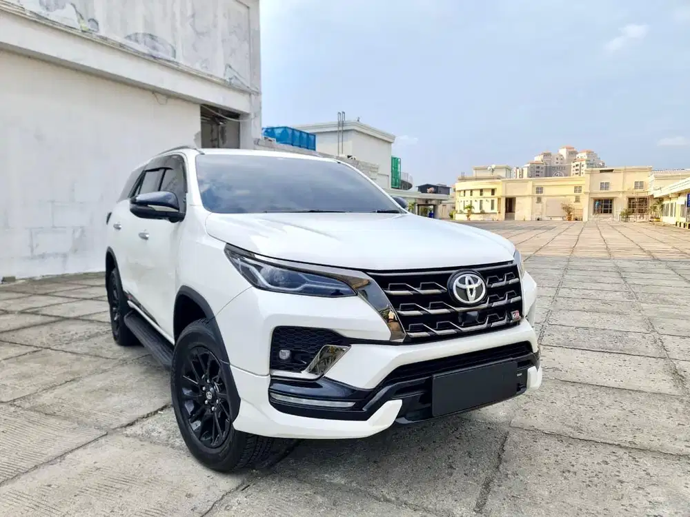 [KM 10 RIBUAN]TOYOTA FORTUNER VRZ GR 2.8 AT PUTIH 2023 GENAP