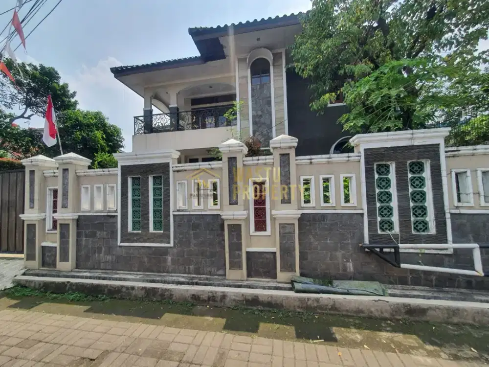 RUMAH HOOK TANAH LUAS DI LENTENG AGUNG DEKAT KAMPUS