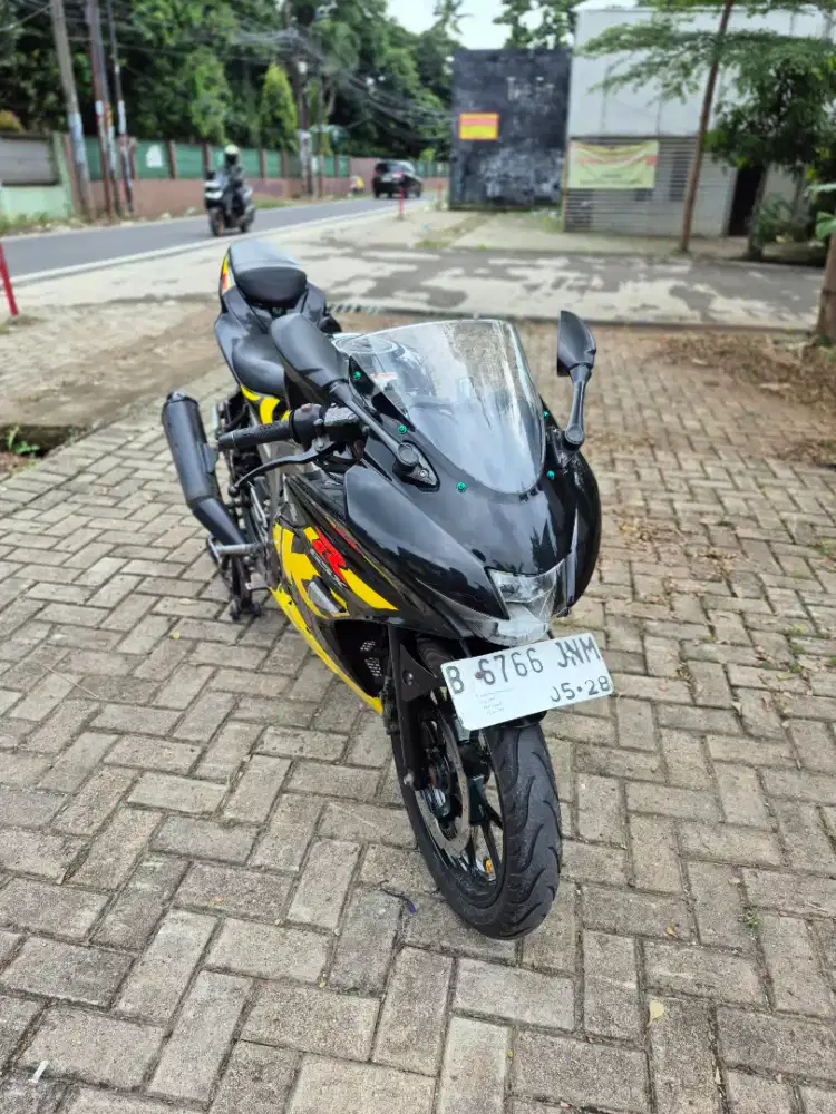 Dijual Suzuki GSX 150R tahun 2018 pajak hidup