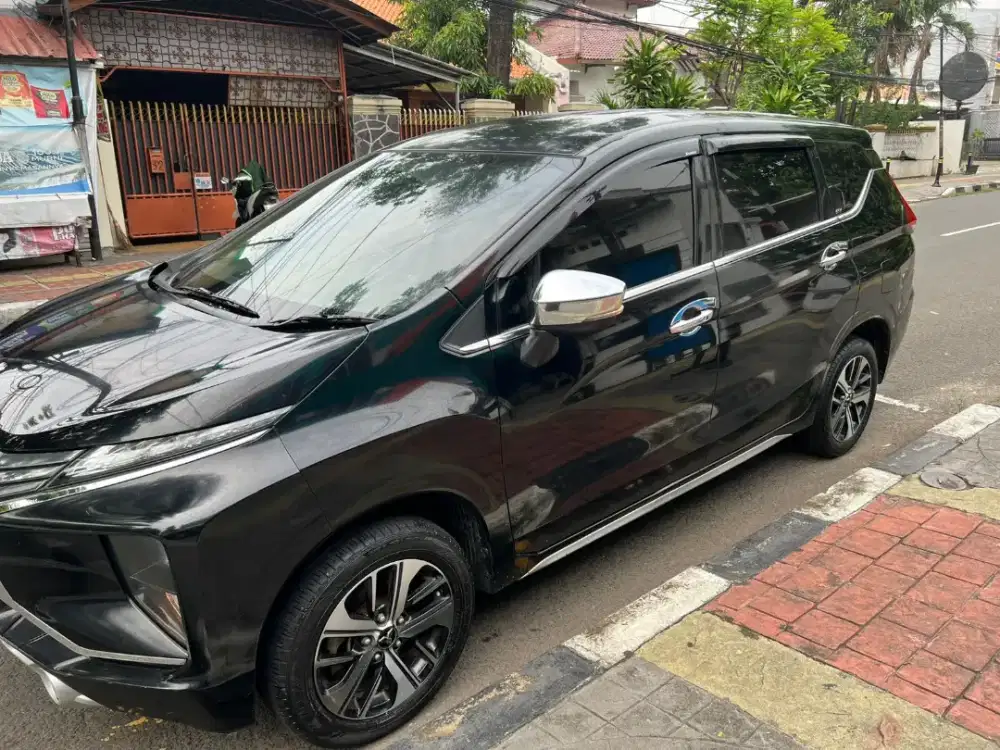 Xpander Ultimate AT 2018 Hitam