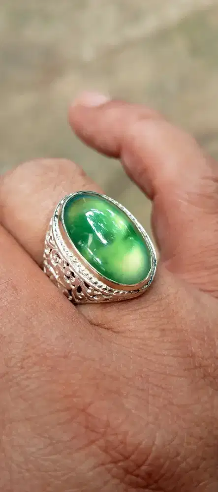 Idocrase Neon Lumut Emerald
Dim 18x14x4