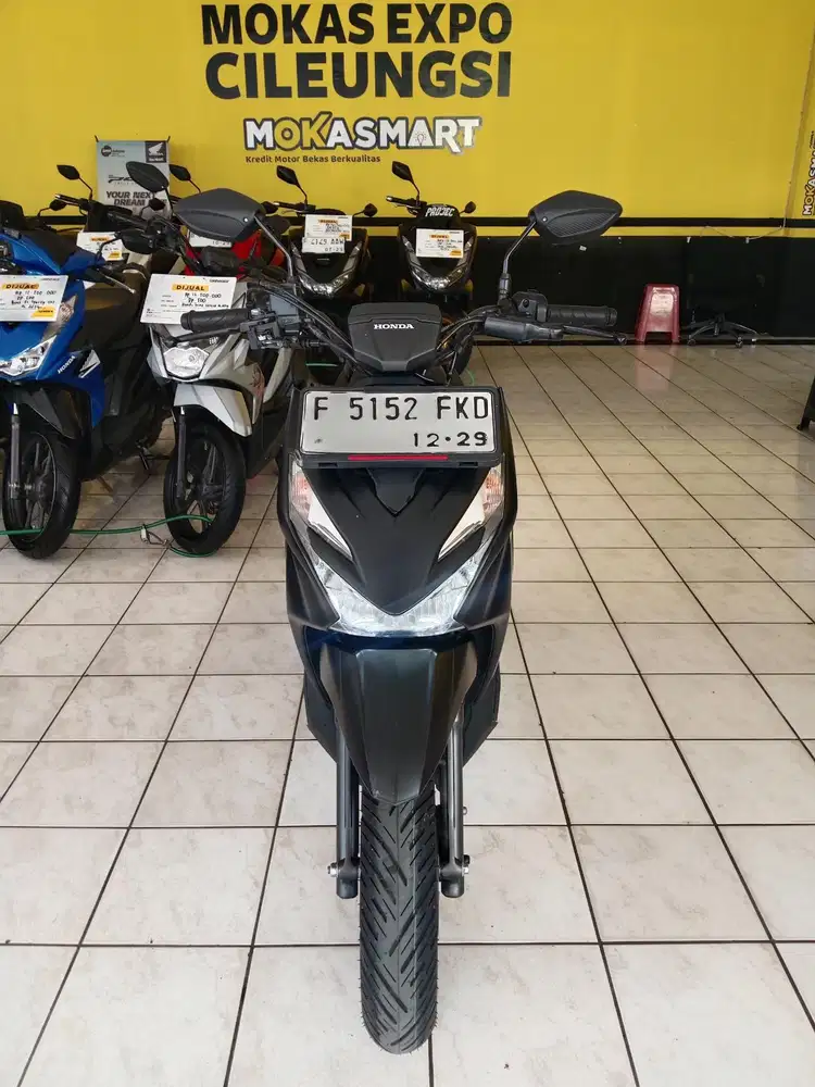 Dijual motor Honda Beat street 2024