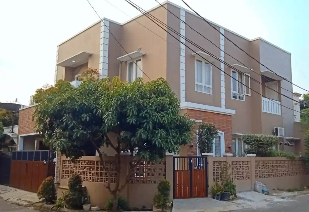 Dijual Cepat Rumah 2 Lantai, Lokasi Nusaloka BSDcity, harga Negotiable