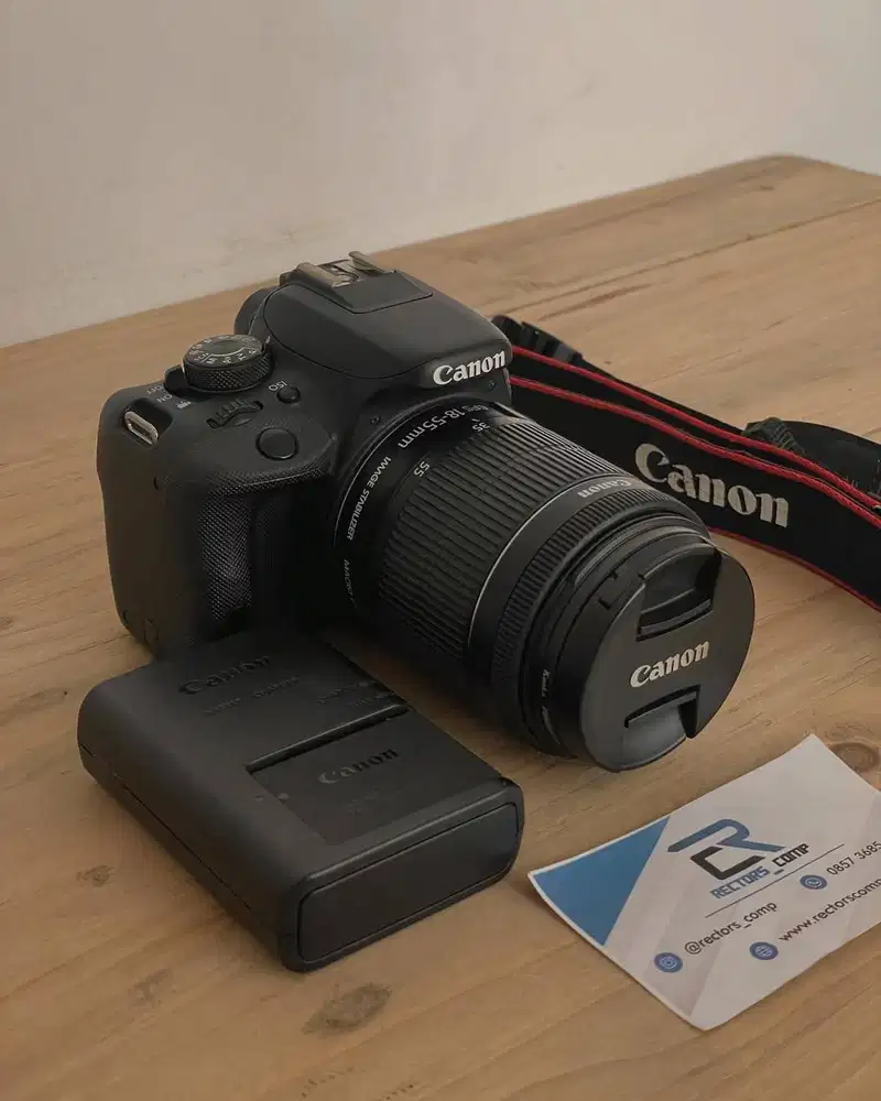 Canon 100D Touchscreen Lensa Kit 18-55mm IS STM
