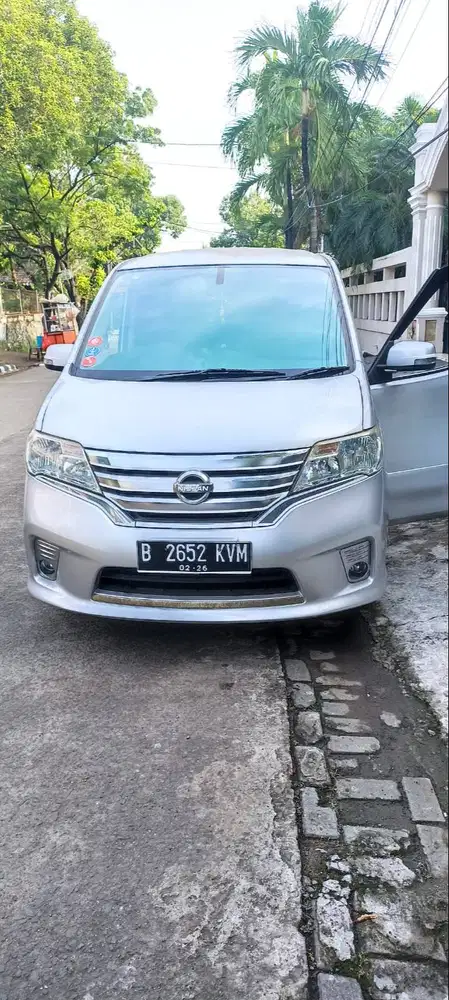 Nissan Serena Highway Star Silver 2014