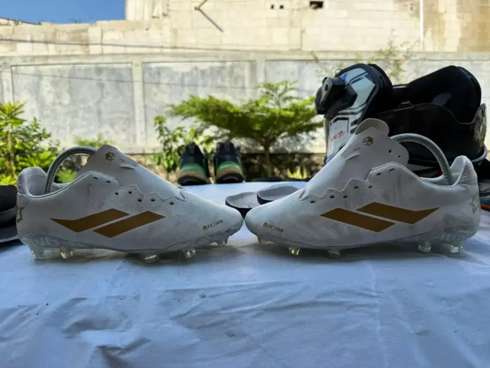 Sepatu Mills Troya Chaos