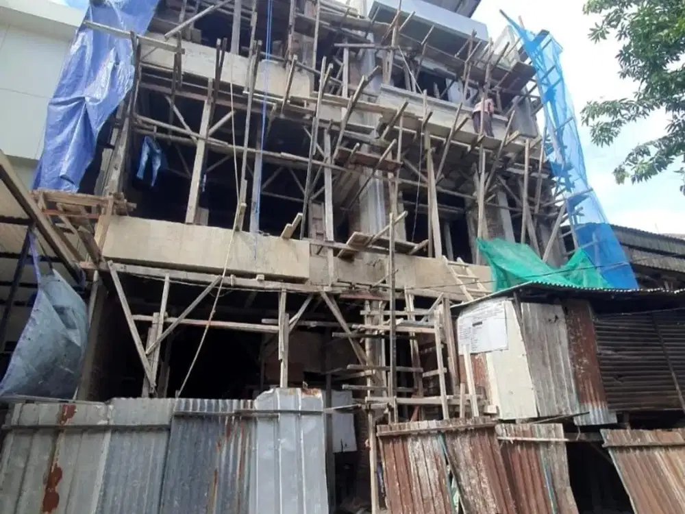 ANA RUMAH BARU UK 5X15M DI KOMPLEK TAMAN RATU