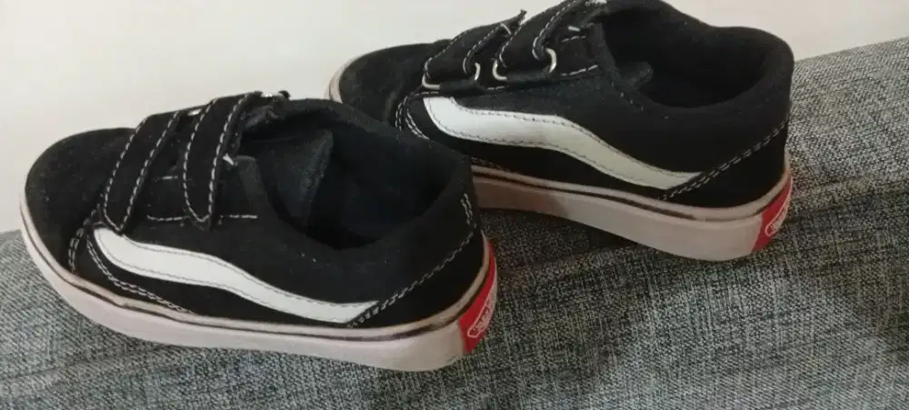 Prelove sneakers anak usia 1-3 th ukuran 25