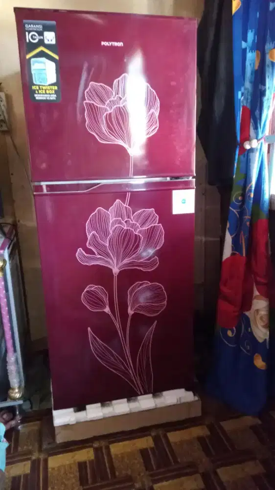 Dijual kulkas merk Polytron 2 pintu