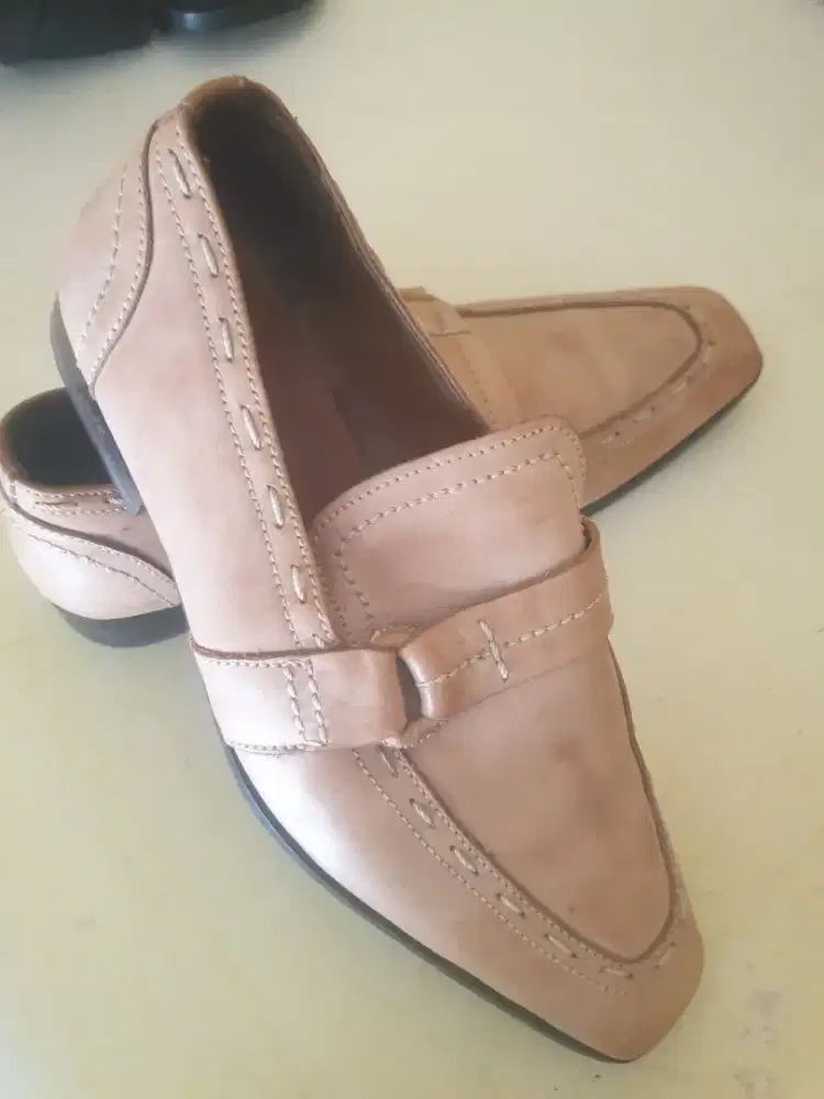 Sapeti sepatu kerja kulit