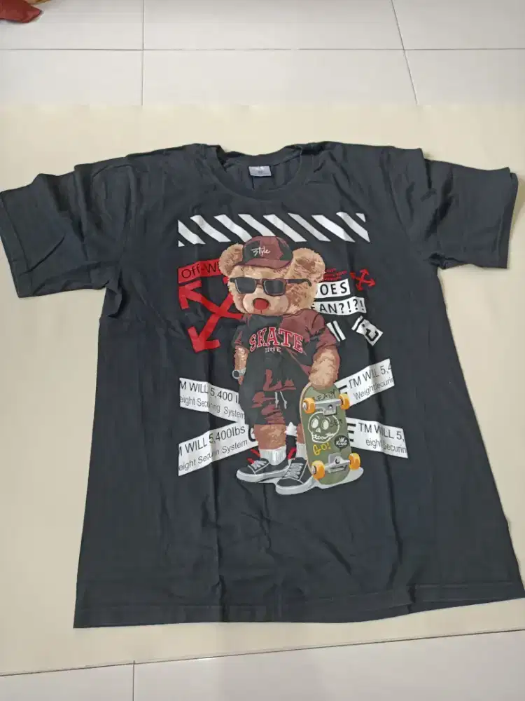 Baju kaos atasan pria motif Bear Skate