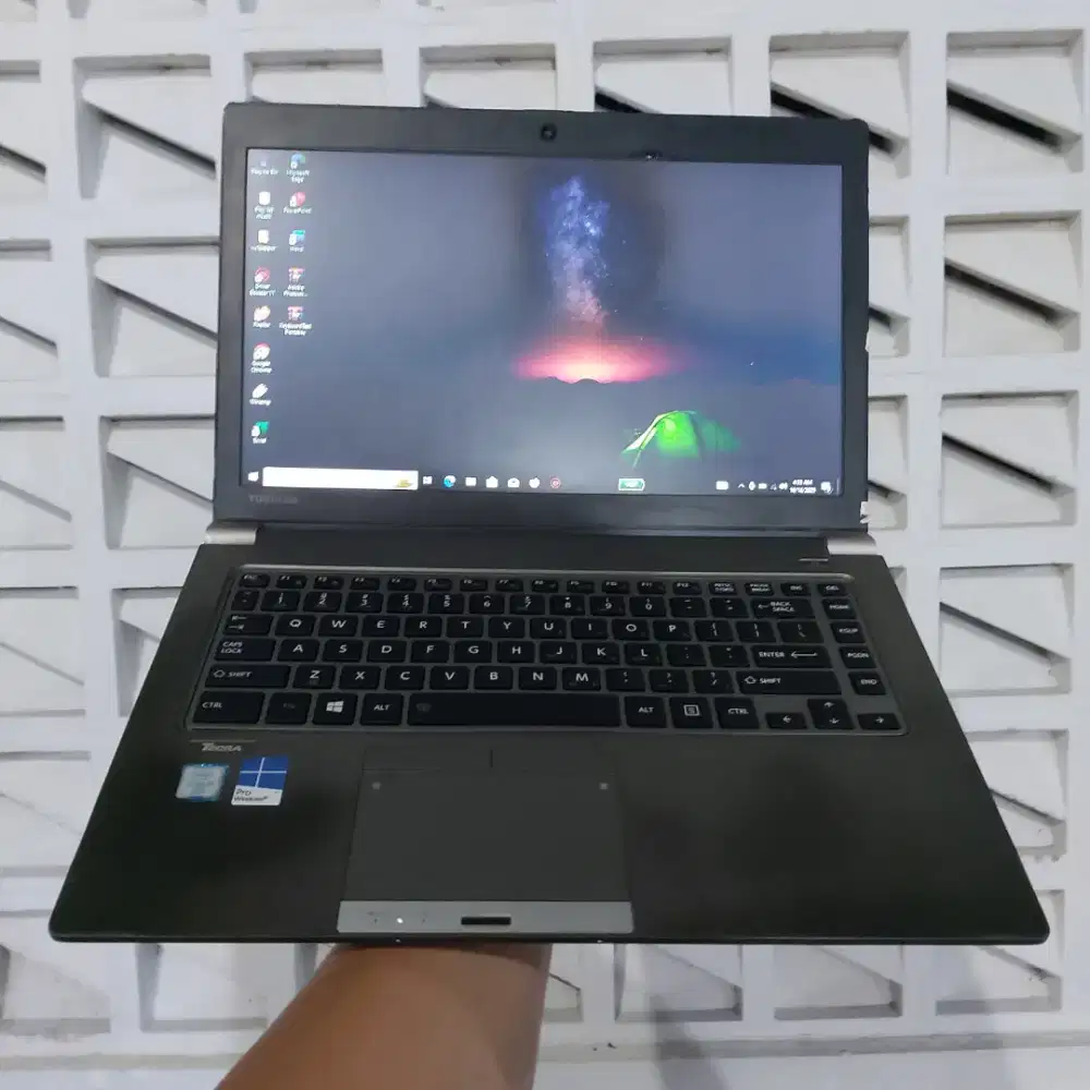 Toshiba Tecra Z40-C Intel Core i5 Skylike Gen 6 Slim Tipis