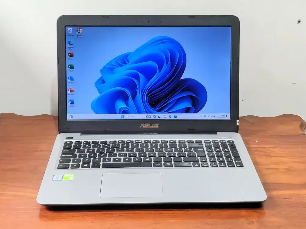 LAPTOP ASUS X556U CORE I5 GEN 7 , RAM 8GB SSD 256GB NVIDIA 2GB MURAH