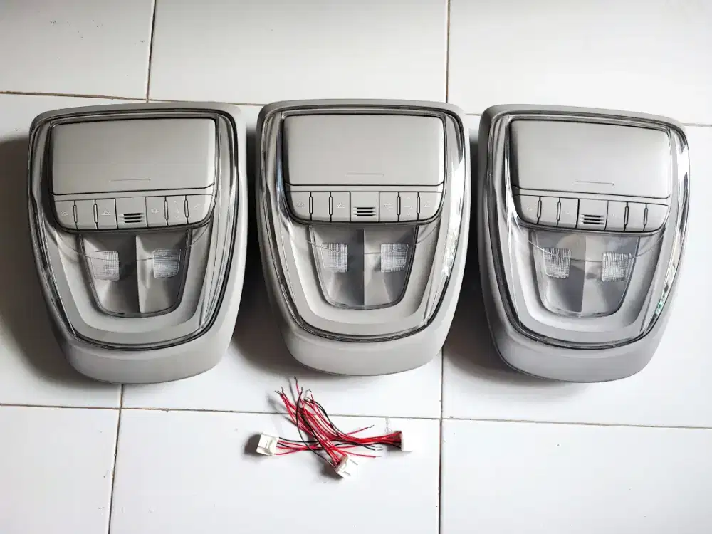 Lampu Plafon Venturer Toyota Innova Reborn Original