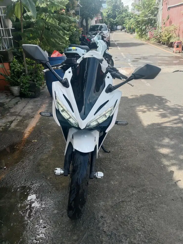 Dijual motor Honda CBR 150R 2016