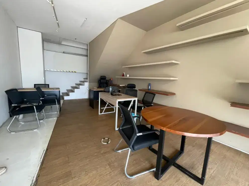 Barang barang kantor meja dan kursi