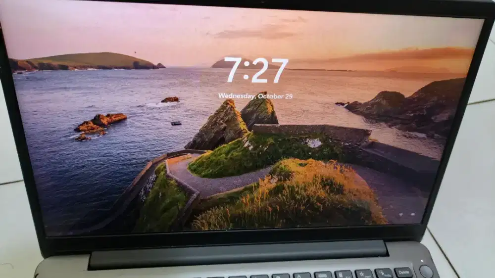 Laptop Lenovo Ryzen 5 SSD 512GB – Kencang & Siap Pakai!