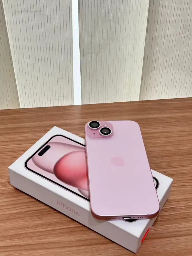 iPhone 15 pink 128 GB